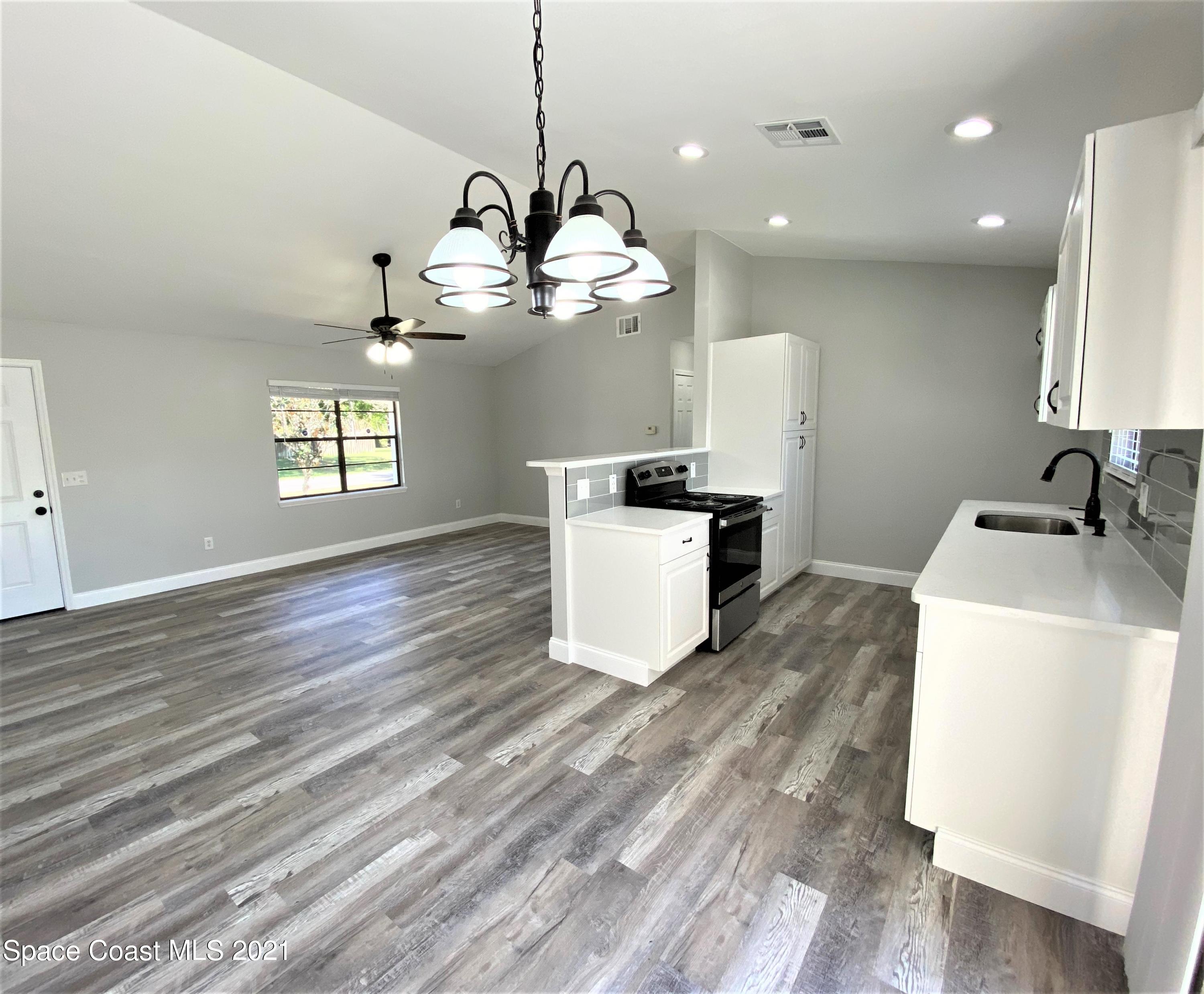 791 Atlantis Road Southeast Palm Bay, FL 32909 - Photo 10 of 23 10 Kitchen 5