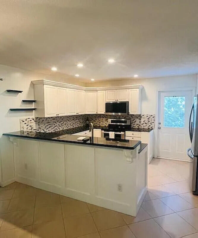 12404 Old Country Road South Wellington, FL 33414 - Photo 7 of 17 7