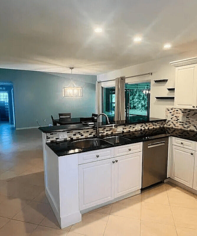 12404 Old Country Road South Wellington, FL 33414 - Photo 9 of 17 9