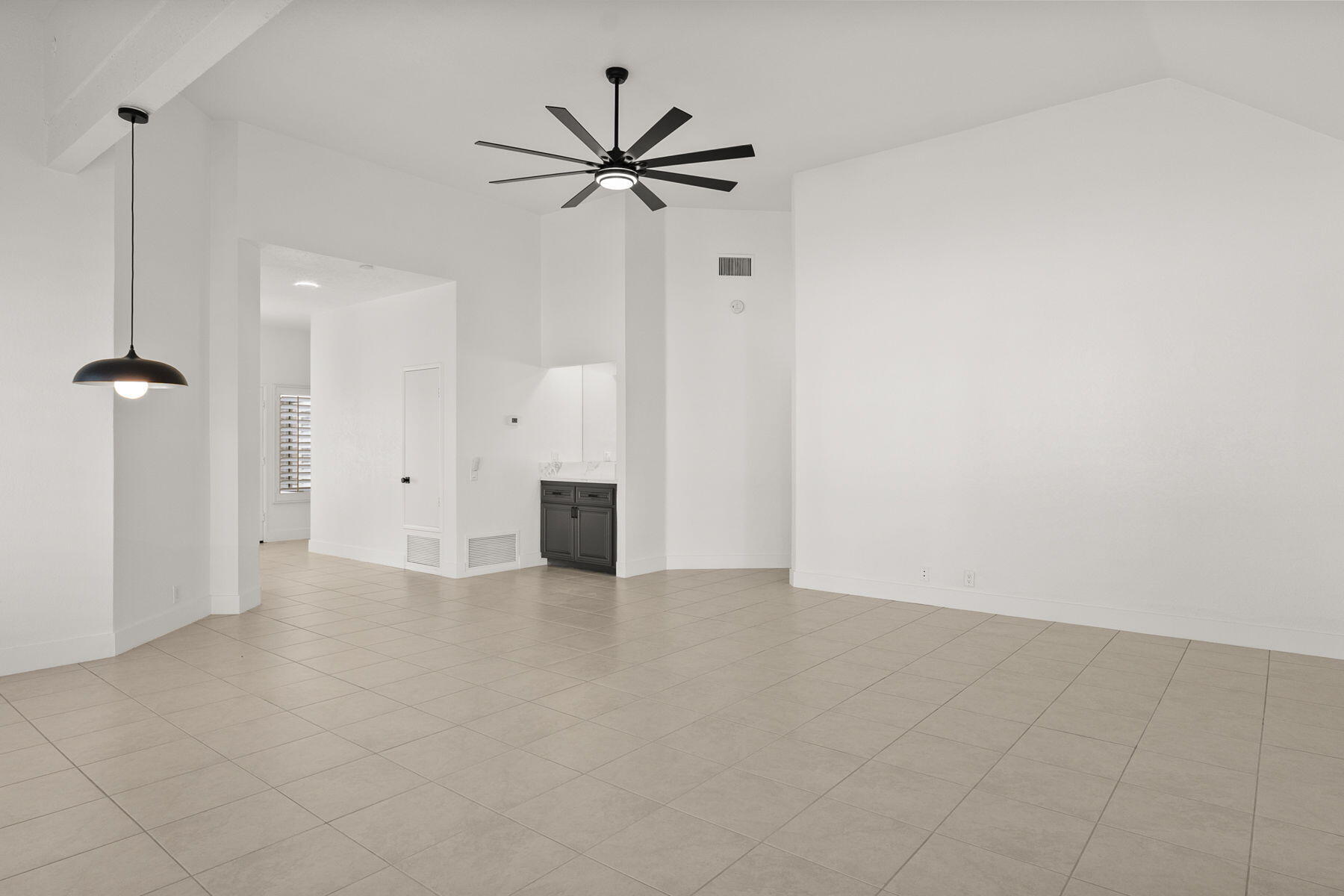 975 St George Circle, Unit B Palm Springs, CA 92264 - Photo 17 of 52 .