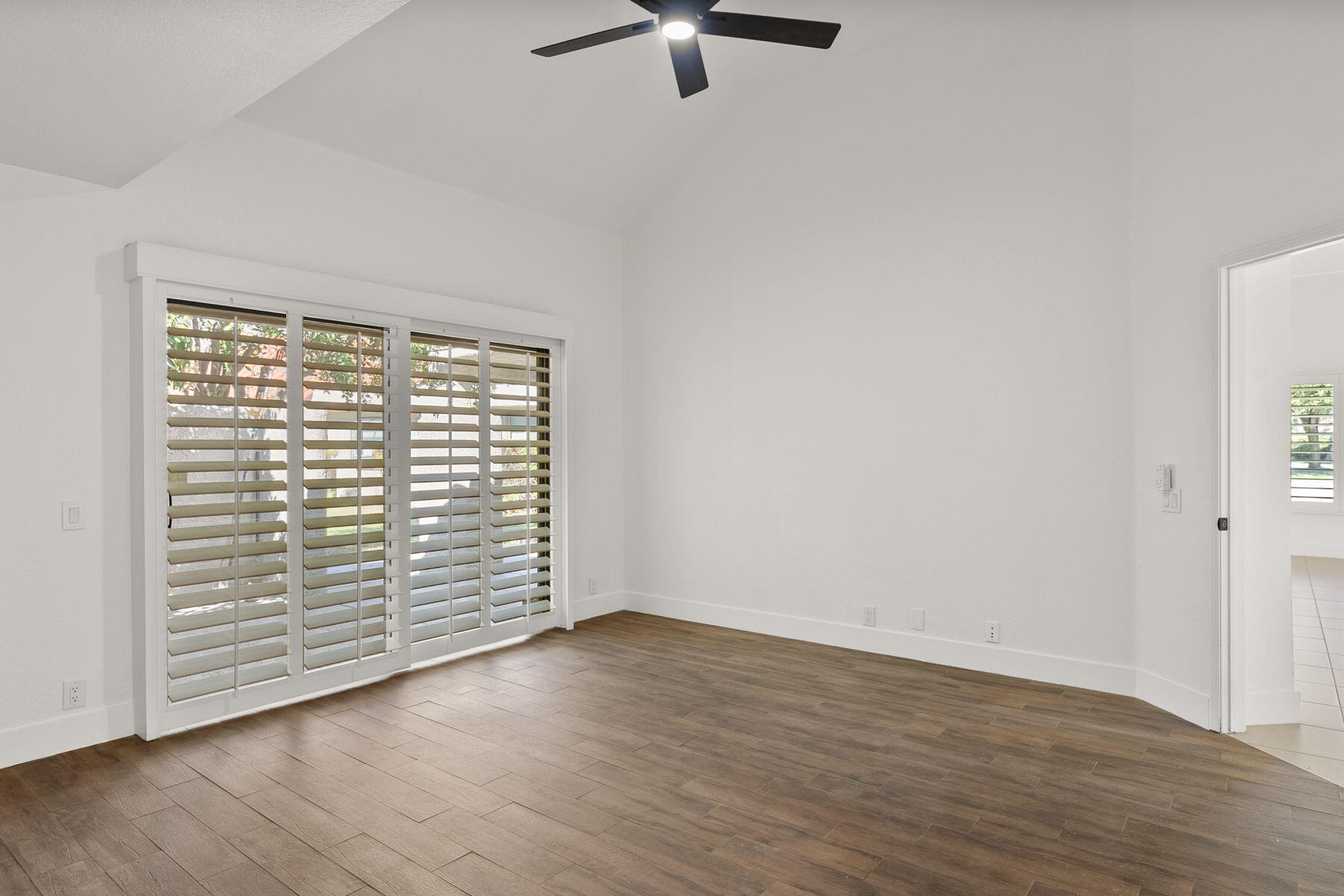 975 St George Circle, Unit B Palm Springs, CA 92264 - Photo 25 of 52 .