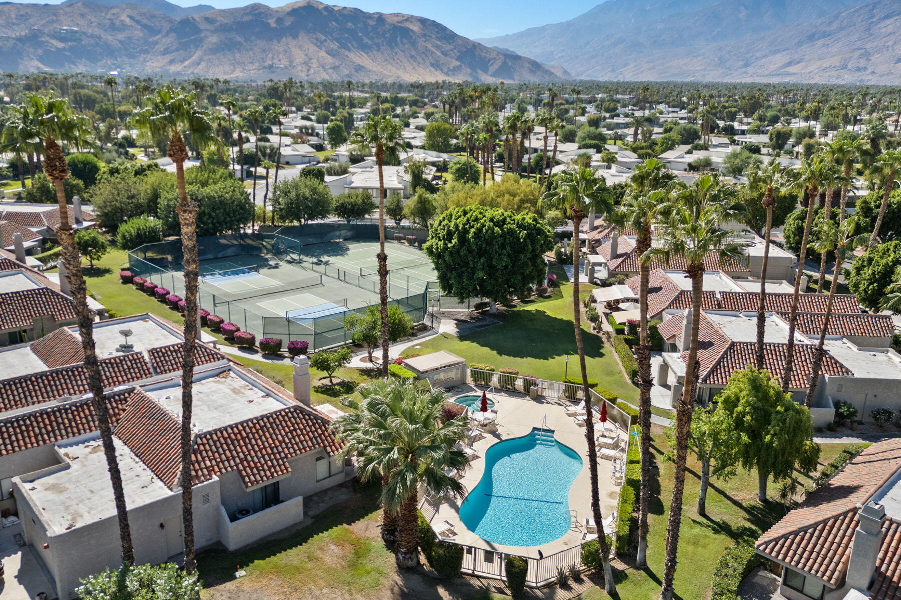 975 St George Circle, Unit B Palm Springs, CA 92264 - Photo 3 of 52 .