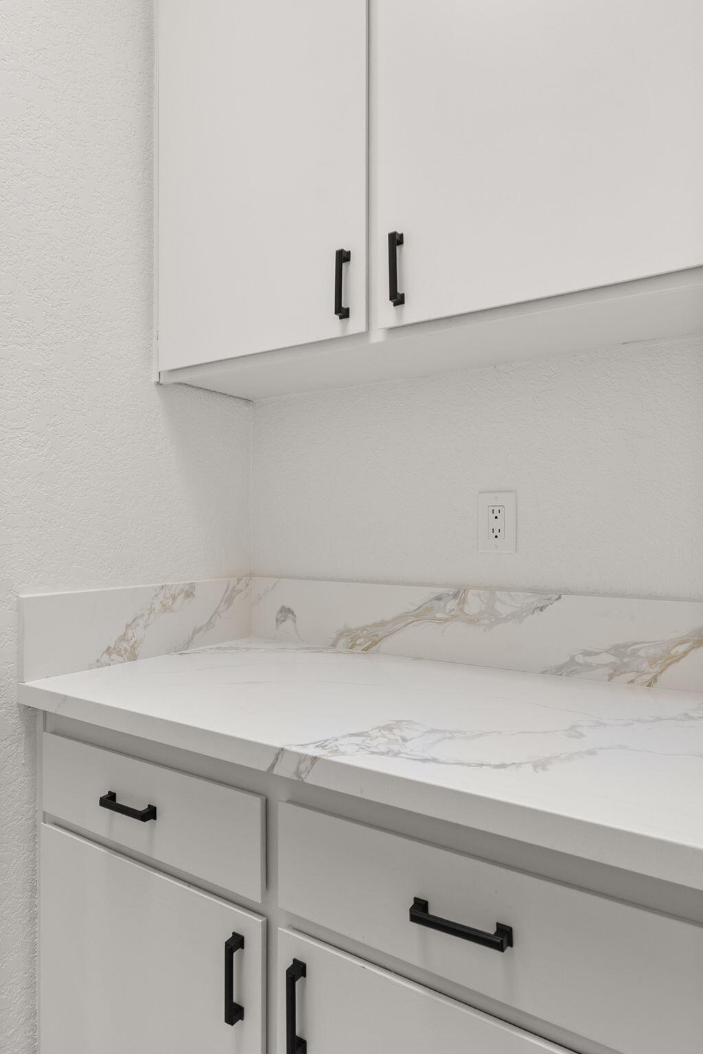 975 St George Circle, Unit B Palm Springs, CA 92264 - Photo 37 of 52 .