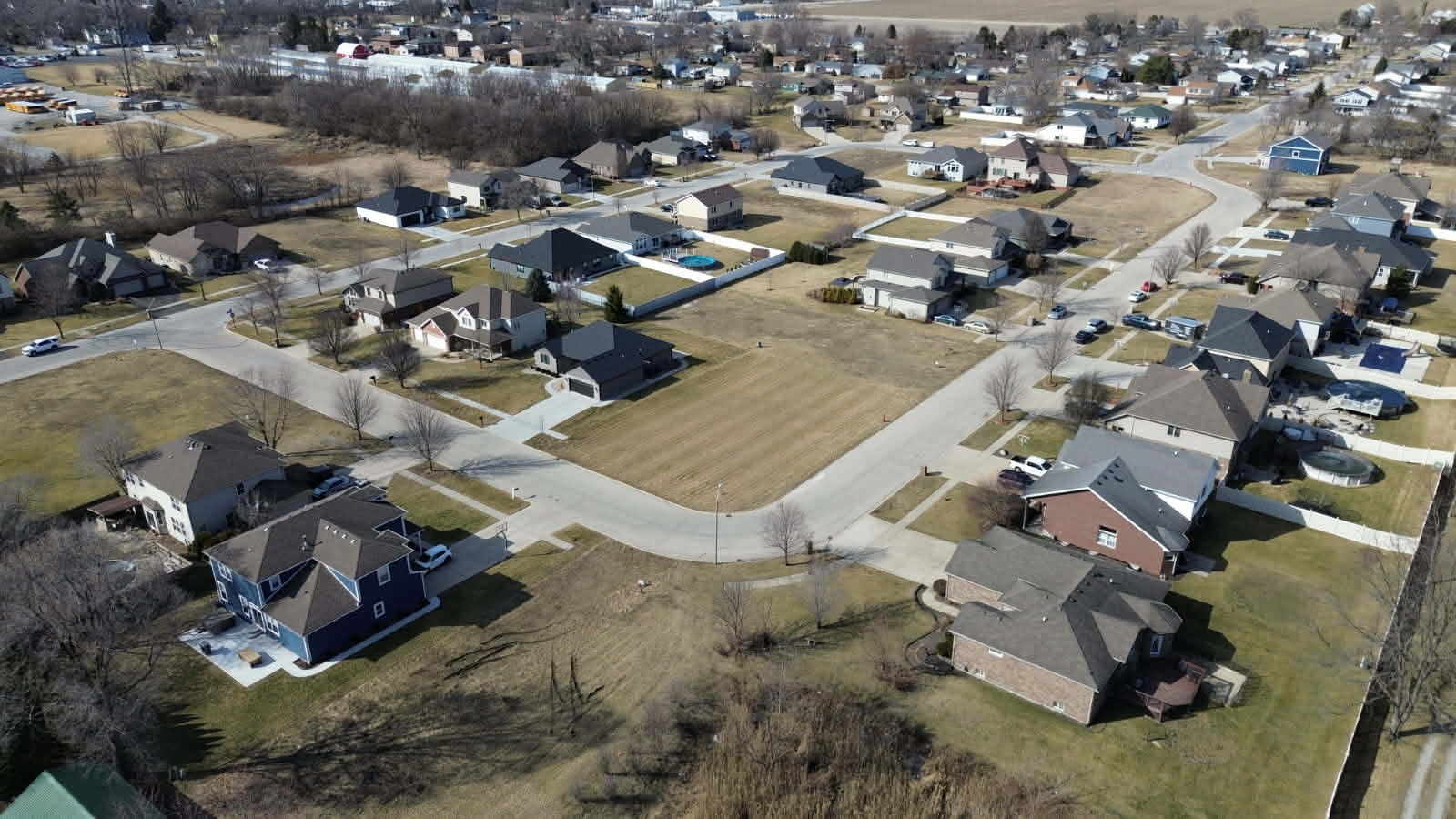 206 Hickory Street Peotone, IL 60468 - Photo 4 of 6 an aerial view of residential houses with outdoor space