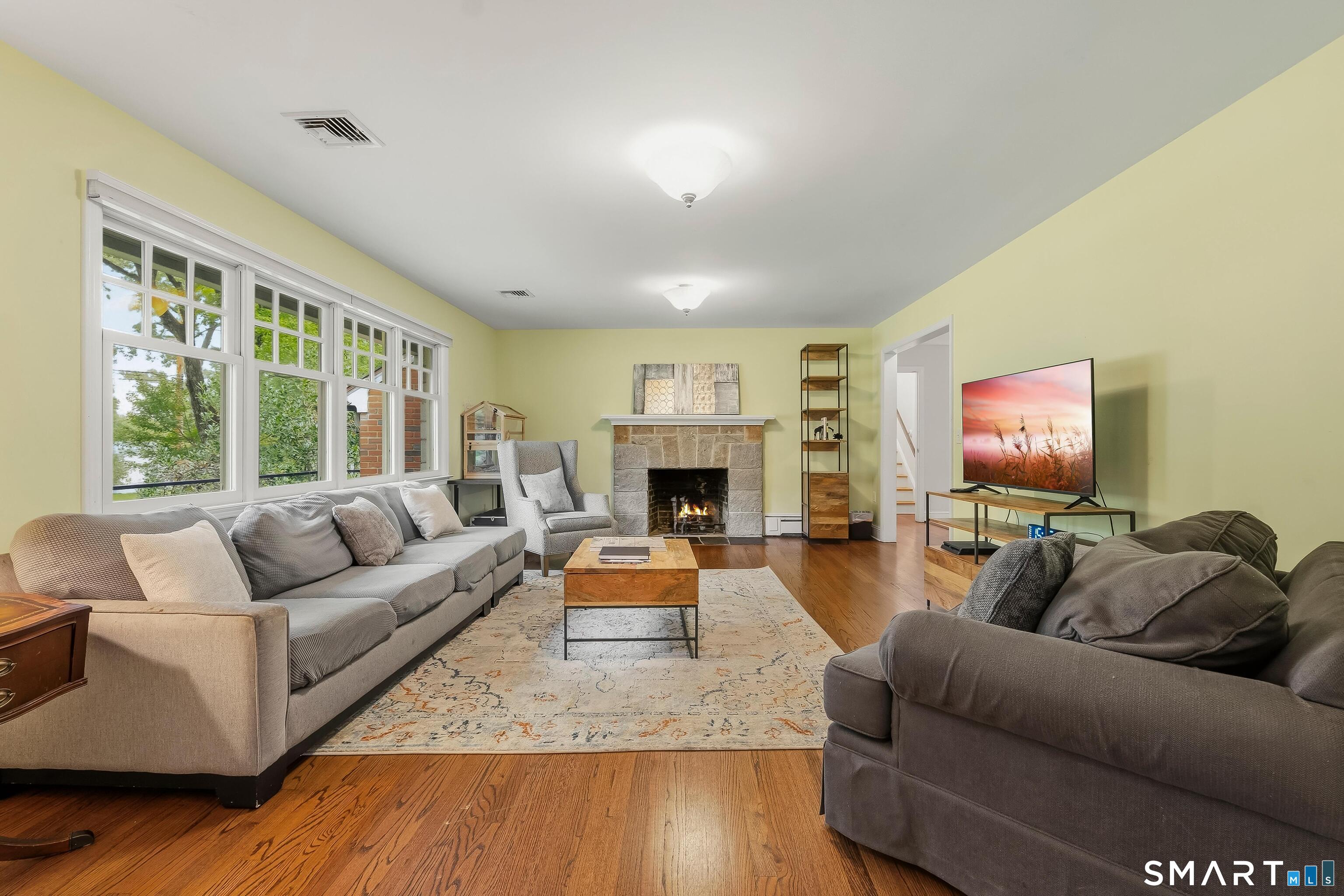 211 Old Farm Road Fairfield, CT 06825 - Photo 14 of 40 Gallery Image 14