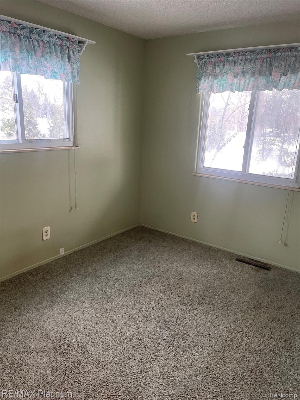 11051 Torrey Road Fenton, MI 48430 - Photo 20 of 21 Photo Dec 23, 1 52 30 PM.jpg