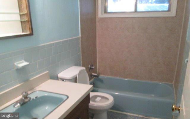 3913 Tiverton Road Randallstown, MD 21133 - Photo 6 of 10 Bath