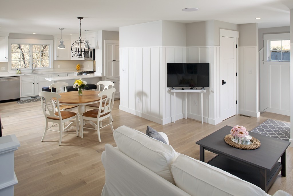 52 Bay Road Duxbury, MA 02332 - Photo 3 of 20 Gallery Image 3