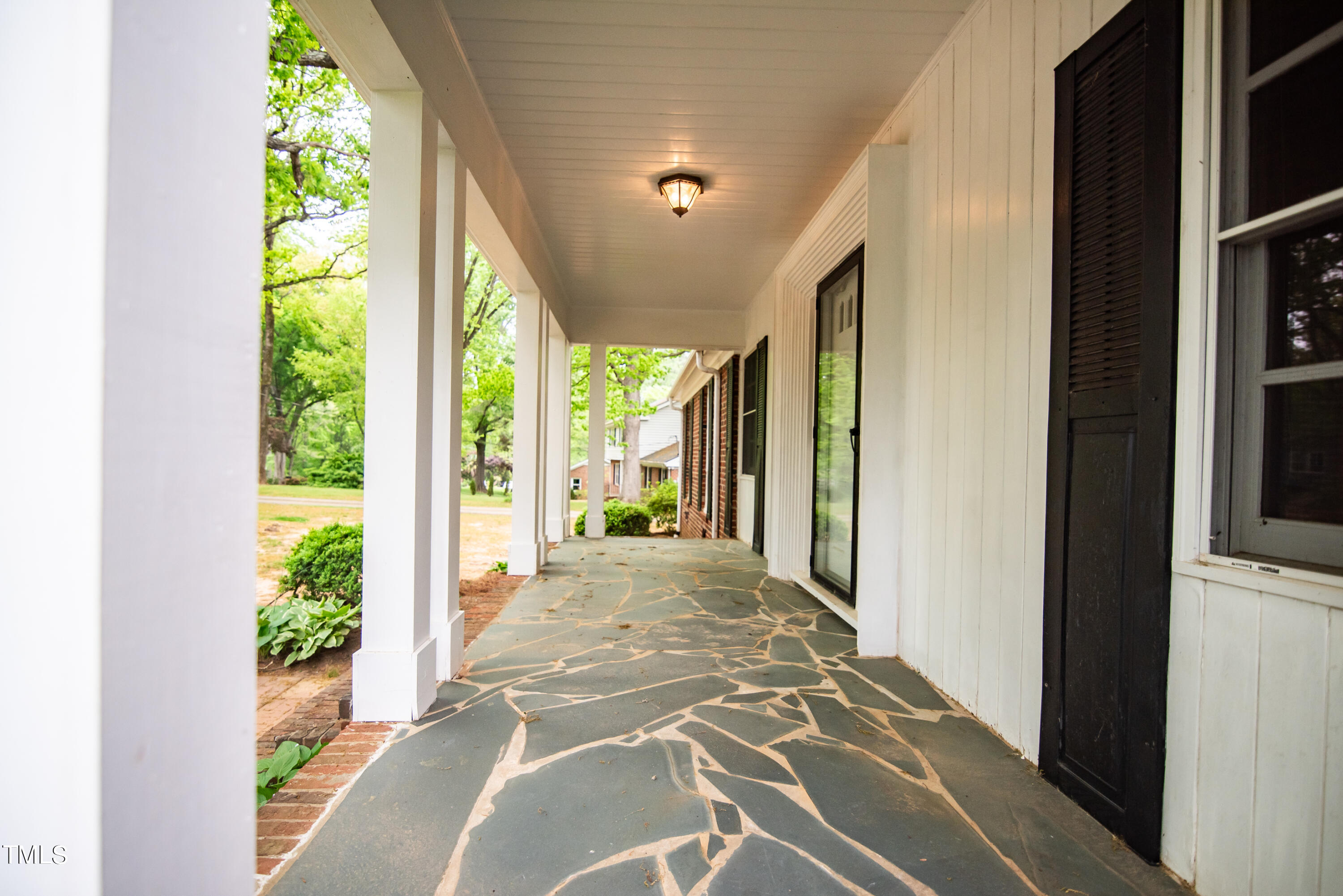 6700 Valley Lake Drive Raleigh, NC 27612 - Photo 4 of 23 a very nice looking room with a large window