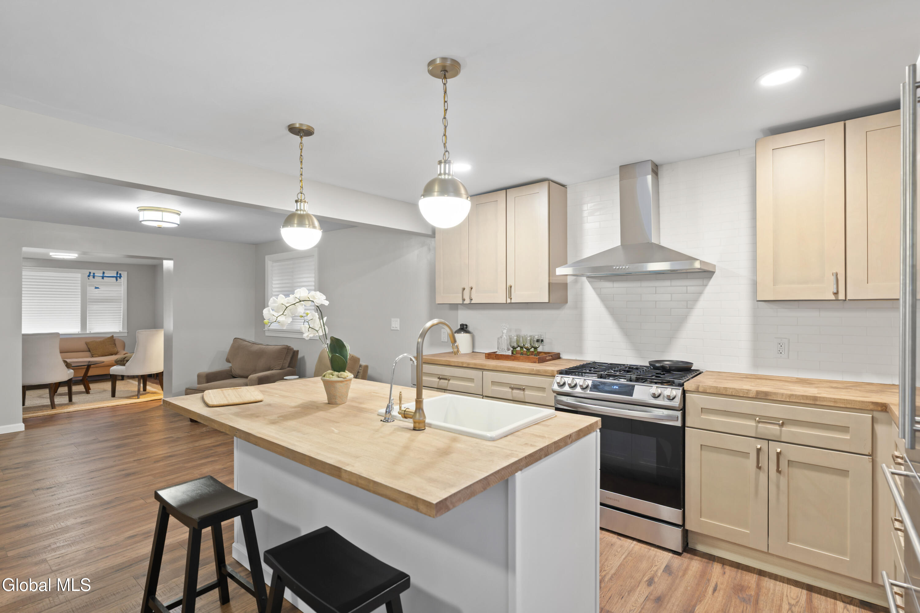 840 River Street Troy, NY 12180 - Photo 17 of 36 DSC01960