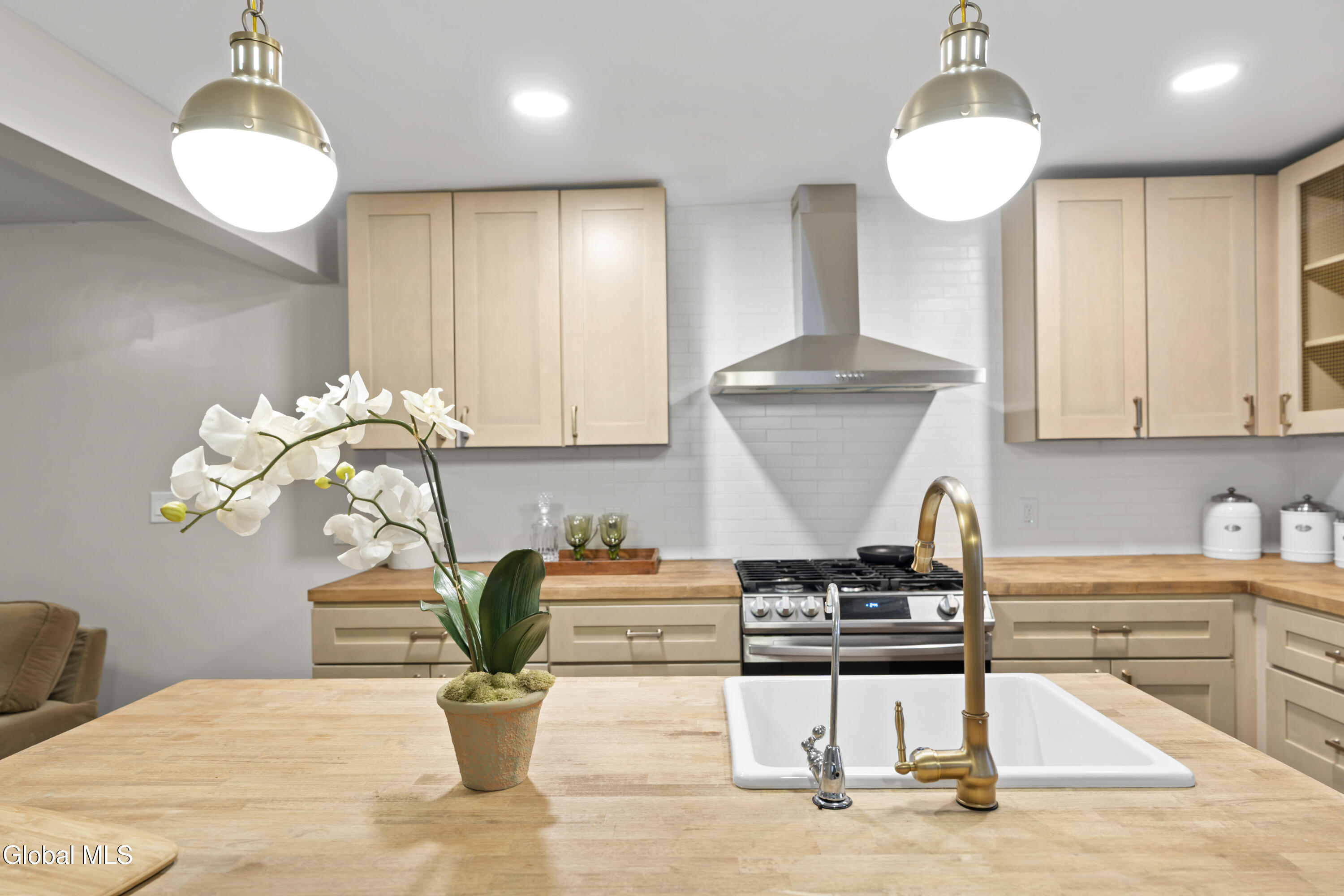 840 River Street Troy, NY 12180 - Photo 18 of 36 DSC01963