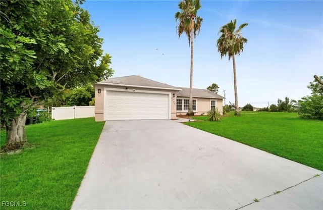 $2,600 | 3107 Southwest 15th Avenue, Cape Coral, FL 33914
