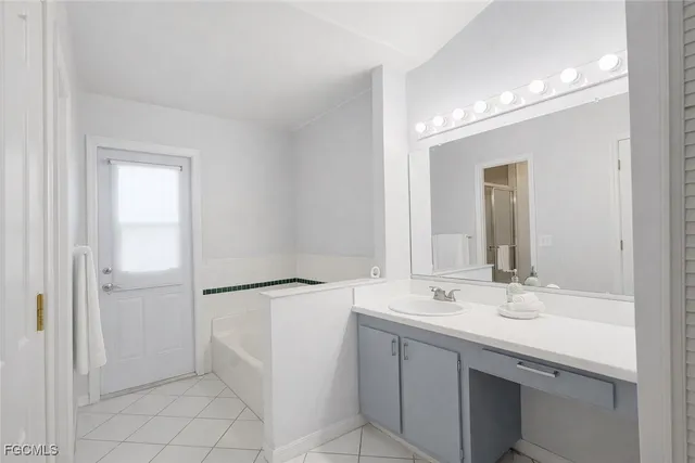 $2,500 | 3107 Southwest 15th Avenue, Cape Coral, FL 33914