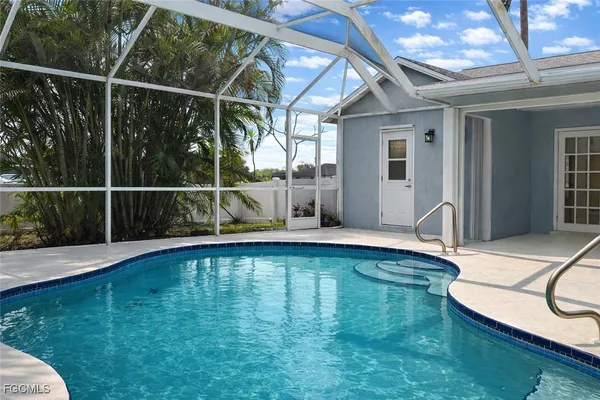 $2,350 | 3107 Southwest 15th Avenue, Cape Coral, FL 33914