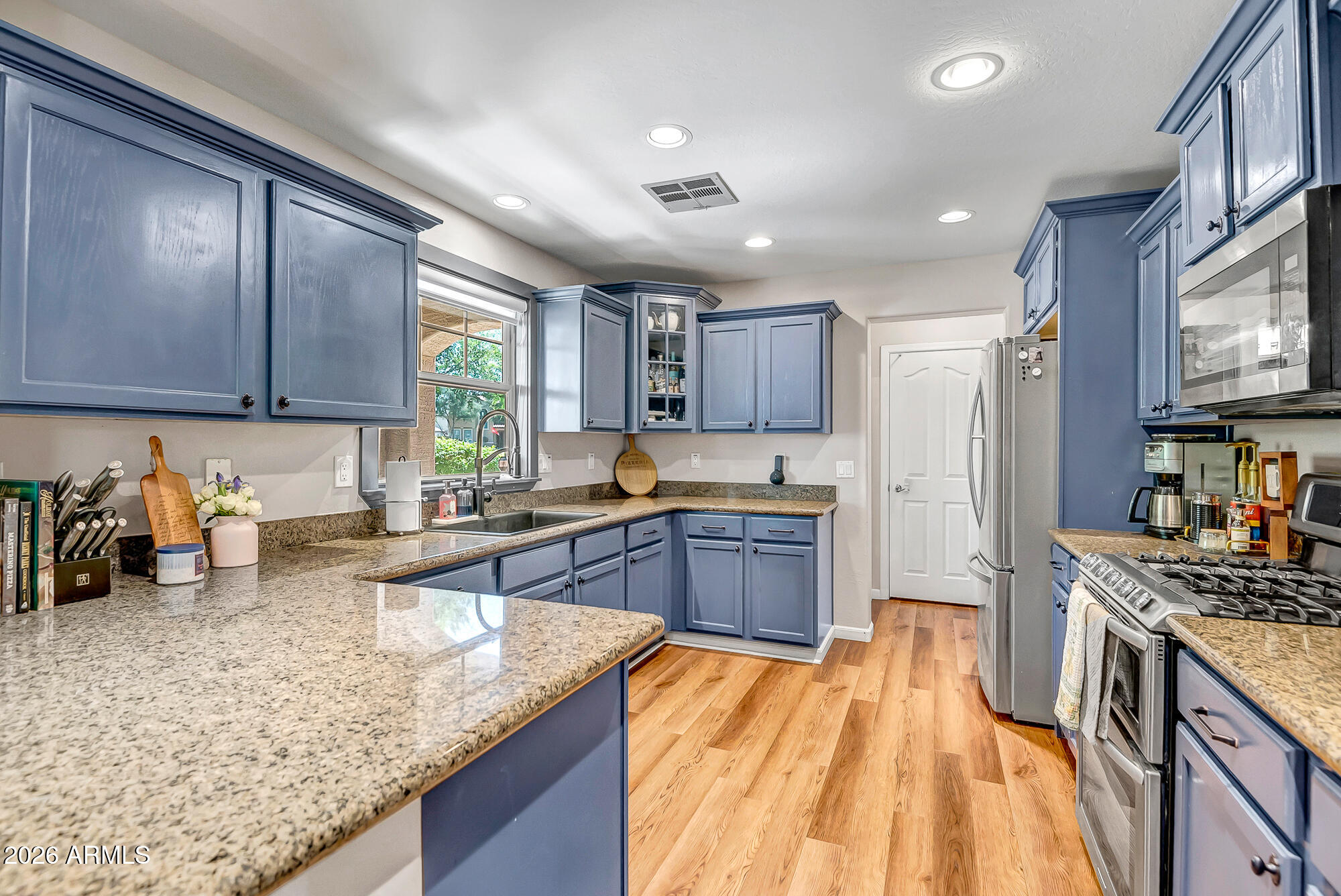 2563 East Bart Street Gilbert, AZ 85295 - Photo 8 of 28
