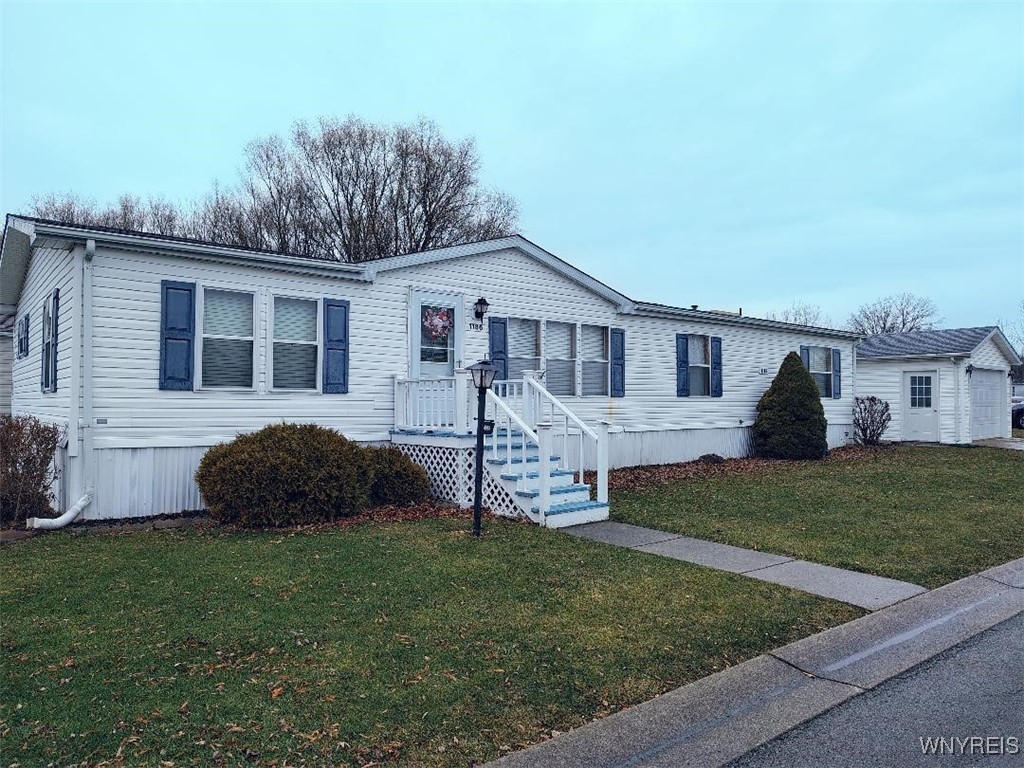 Welcome to 1186 Vinewood, a spacious three bedroom