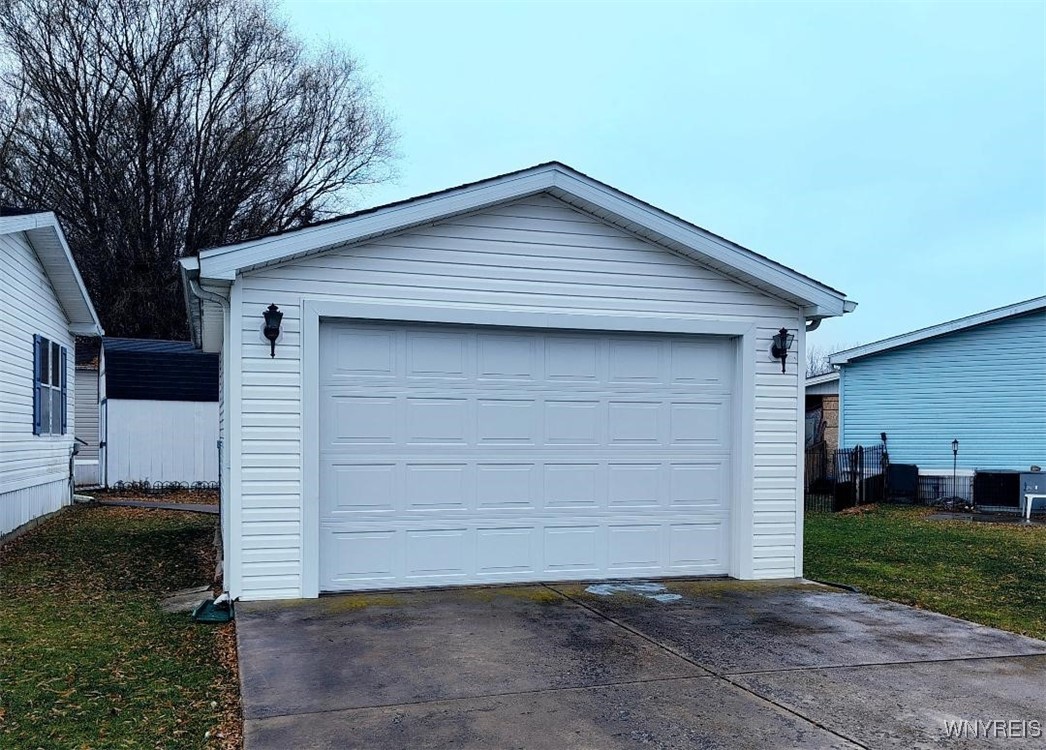 1186 Vinewood Drive Lockport Town, NY 14094 - Photo 2 of 23 Detached one+ car garage