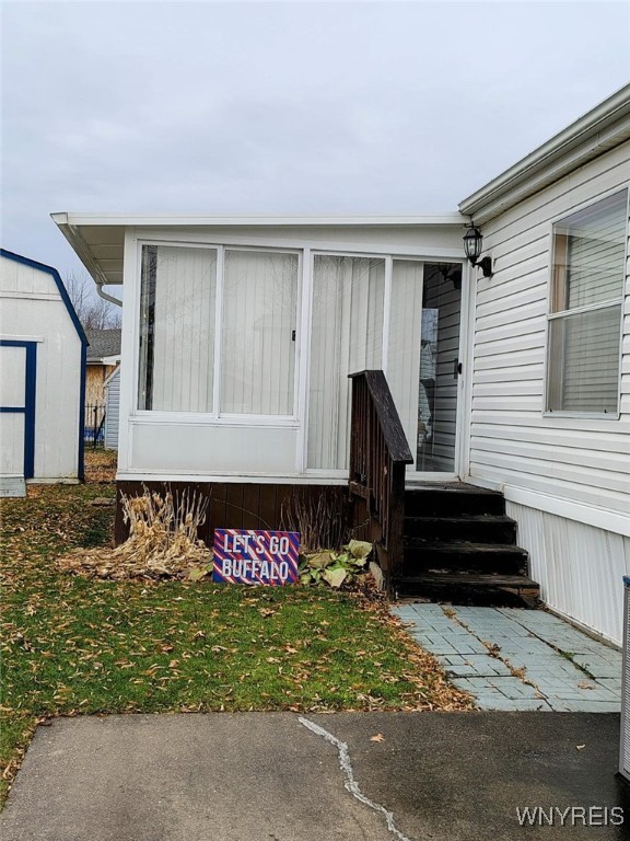 1186 Vinewood Drive Lockport Town, NY 14094 - Photo 22 of 23 Three-season Room