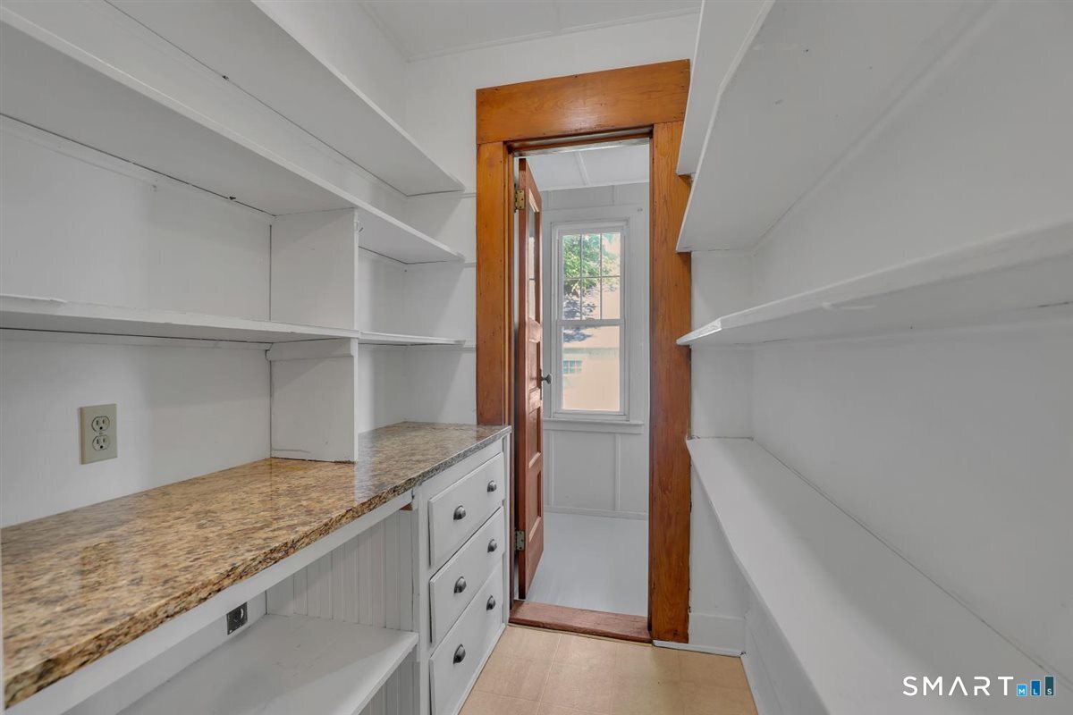 152 Brace Road West Hartford, CT 06107 - Photo 14 of 31 Gallery Image 14