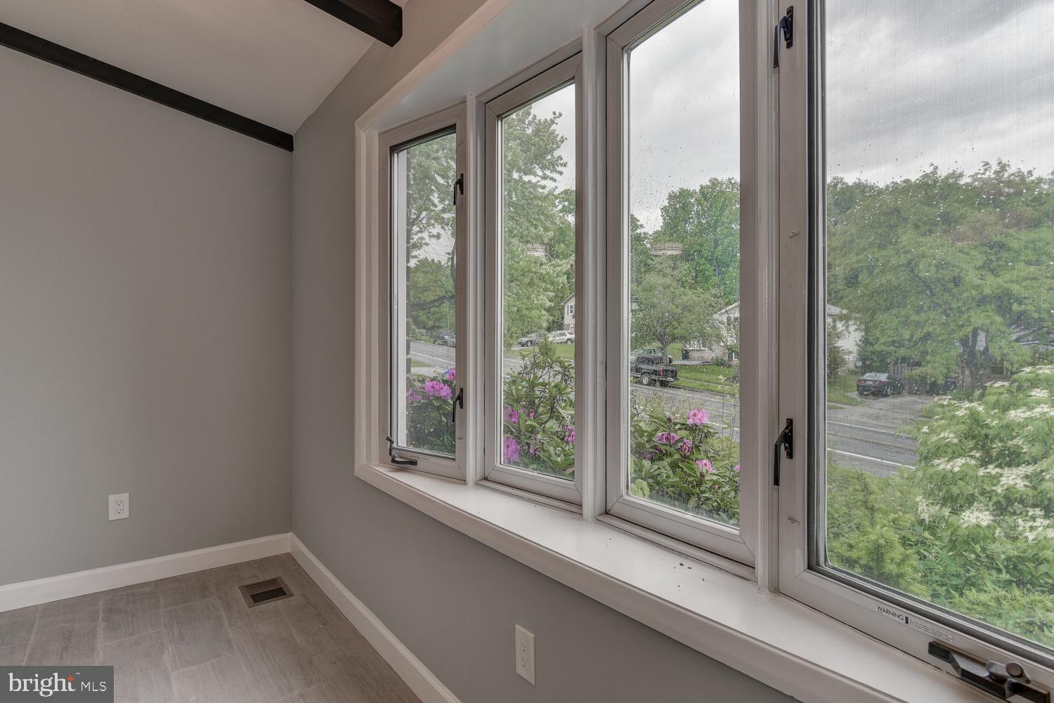 12702 North Point Lane Laurel, MD 20708 - Photo 8 of 42 Kitchen Bay Window
