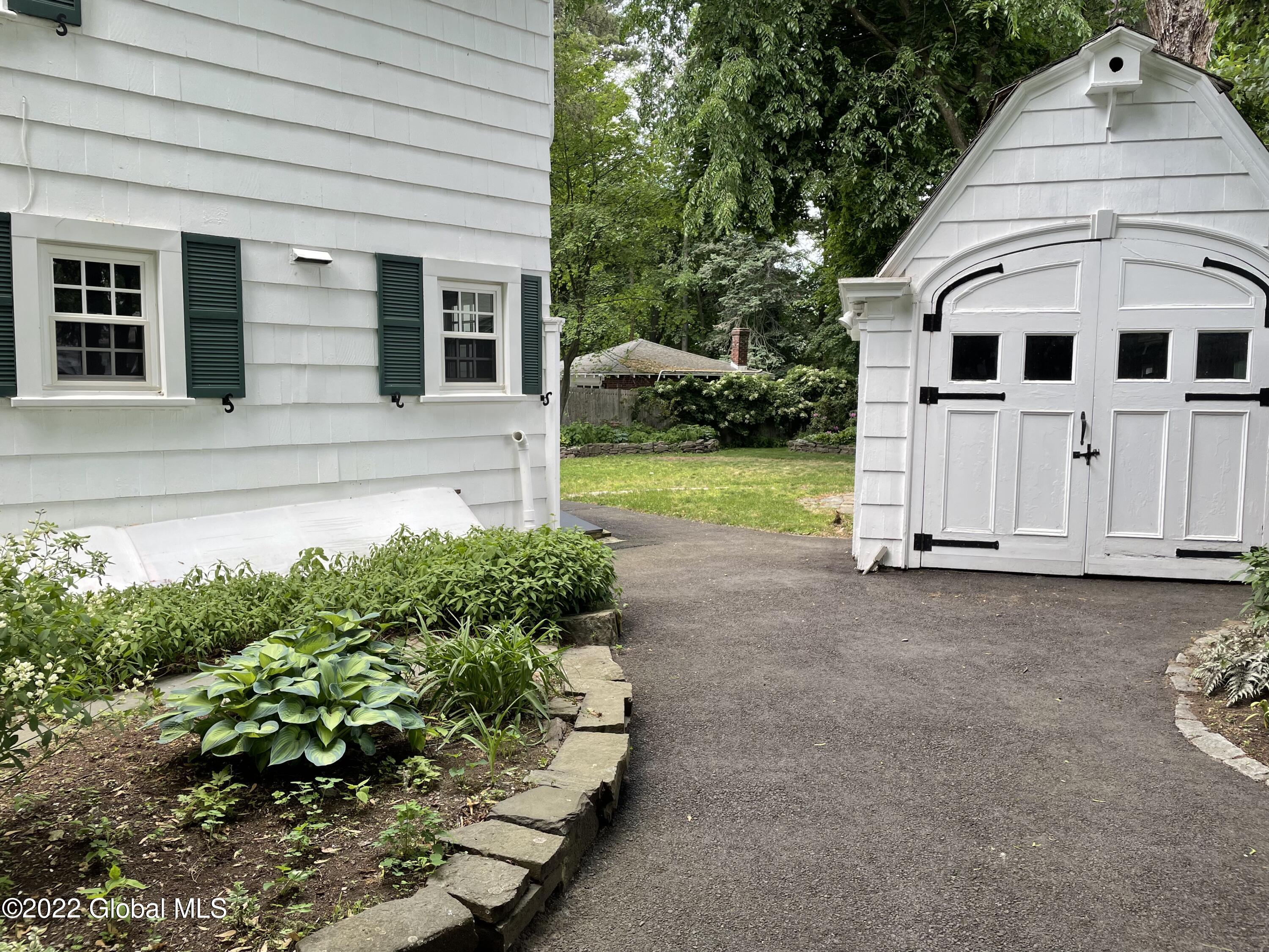 4 Westover Road Troy, NY 12180 - Photo 3 of 50 IMG_4622