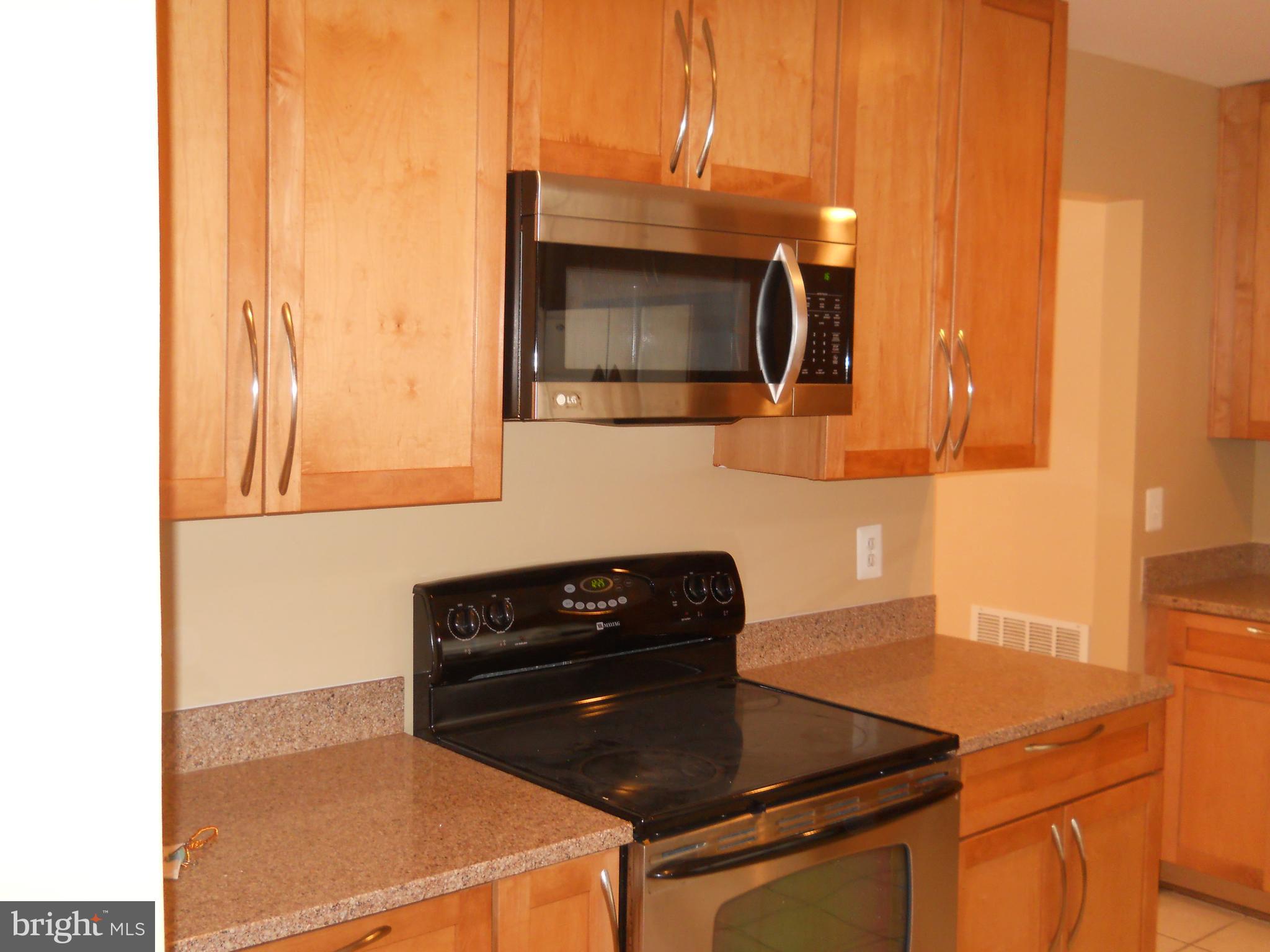 8613 Raglan Road Vienna, VA 22182 - Photo 3 of 22 Gallery Image 3