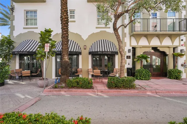 $2,850 | 750 Española Way, Unit 6, Miami Beach, FL 33139