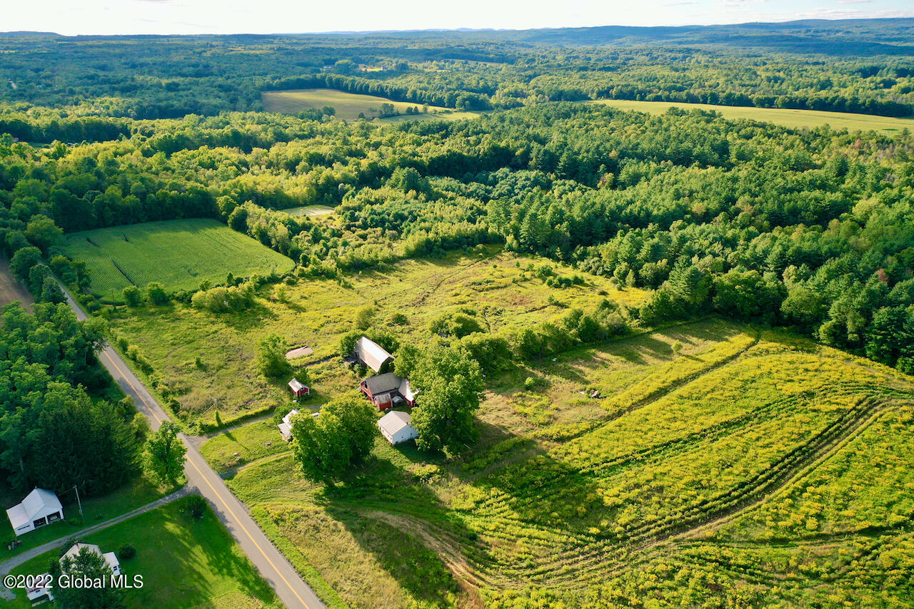 3301 Birchton Road Milton, NY 12020 - Photo 11 of 68 11