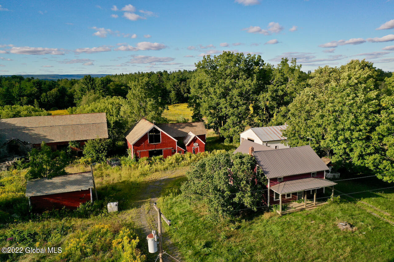 3301 Birchton Road Milton, NY 12020 - Photo 4 of 68 3