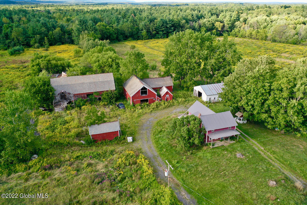 3301 Birchton Road Milton, NY 12020 - Photo 6 of 68 6