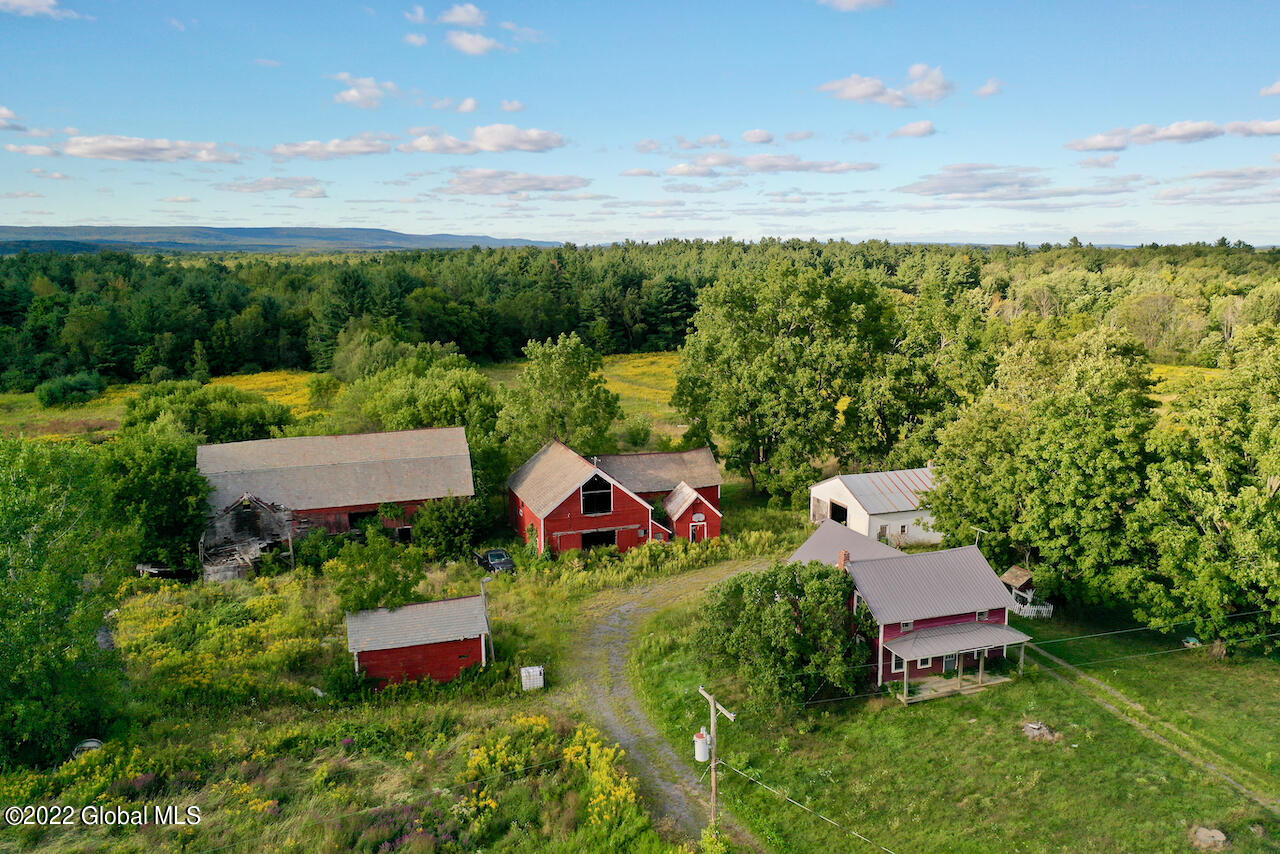 3301 Birchton Road Milton, NY 12020 - Photo 7 of 68 7