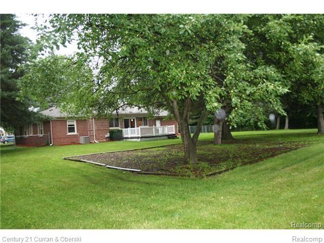 46515 Maben Road Canton, MI 48187 - Photo 10 of 56 GREAT YARD