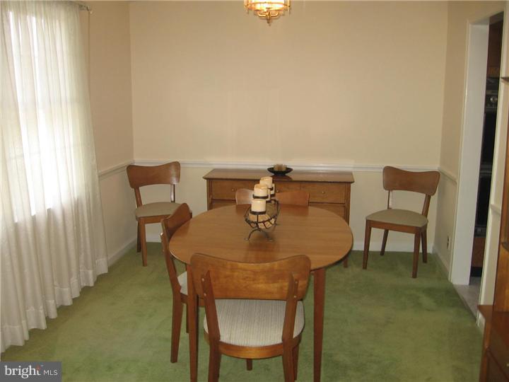 26 Nield Road Springfield, PA 19064 - Photo 6 of 22 Dining Room