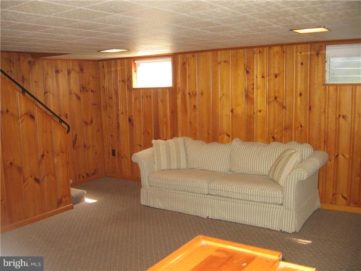 26 Nield Road Springfield, PA 19064 - Photo 9 of 22 Family Room