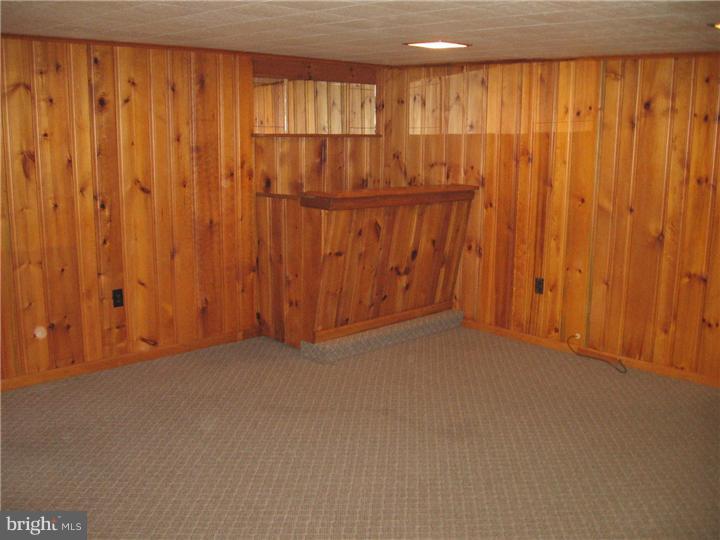 26 Nield Road Springfield, PA 19064 - Photo 10 of 22 Family Room
