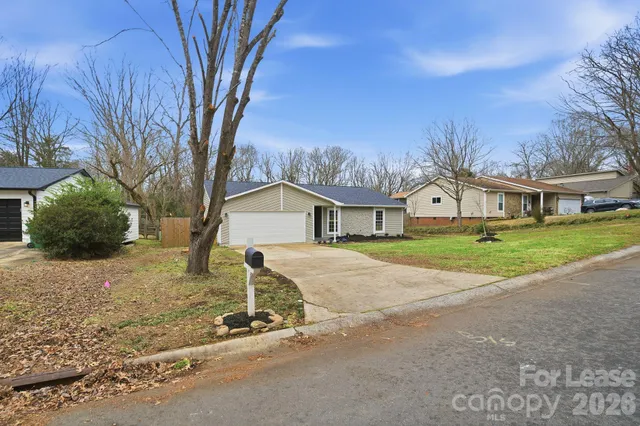 $2,190 | 232 Vista Grande Circle, Charlotte, NC 28226