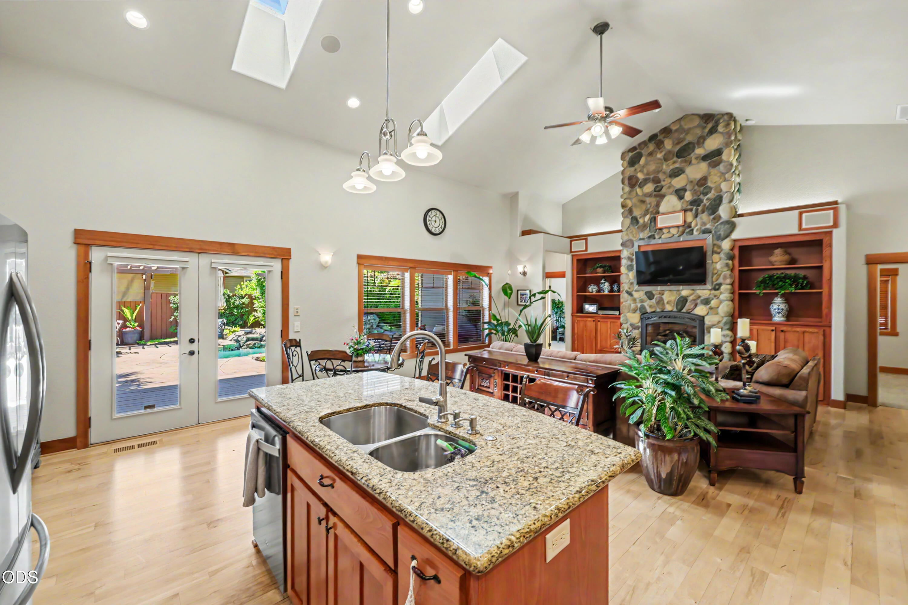 225 Echo Way Eagle Point, OR 97524 - Photo 16 of 63