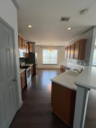 $2,650 | 242 Medford Drive, Summerville, SC 29485