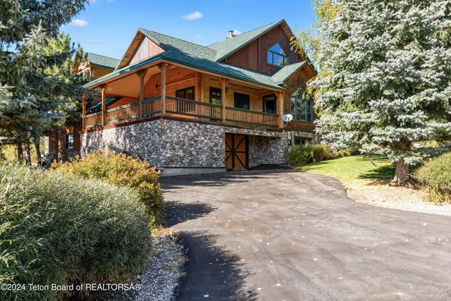$1,149,000 | 507 West Elkhorn Drive, Star Valley Ranch, WY 83127