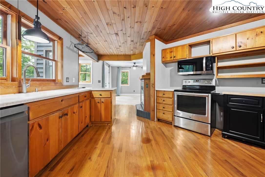 216 Cane Road Boone, NC 28607 - Photo 6 of 46