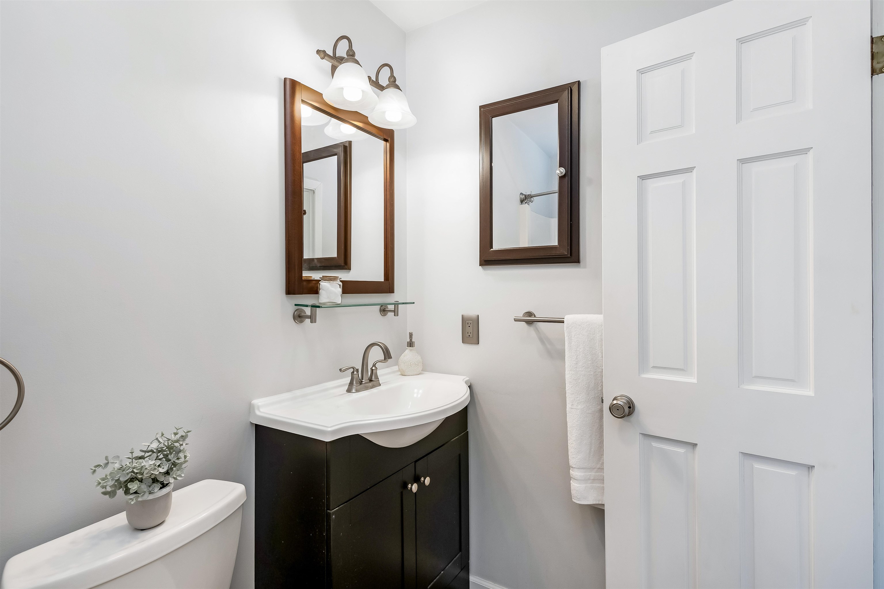 84 Bay Road Shelburne, VT 05482 - Photo 23 of 40 Gallery Image 23
