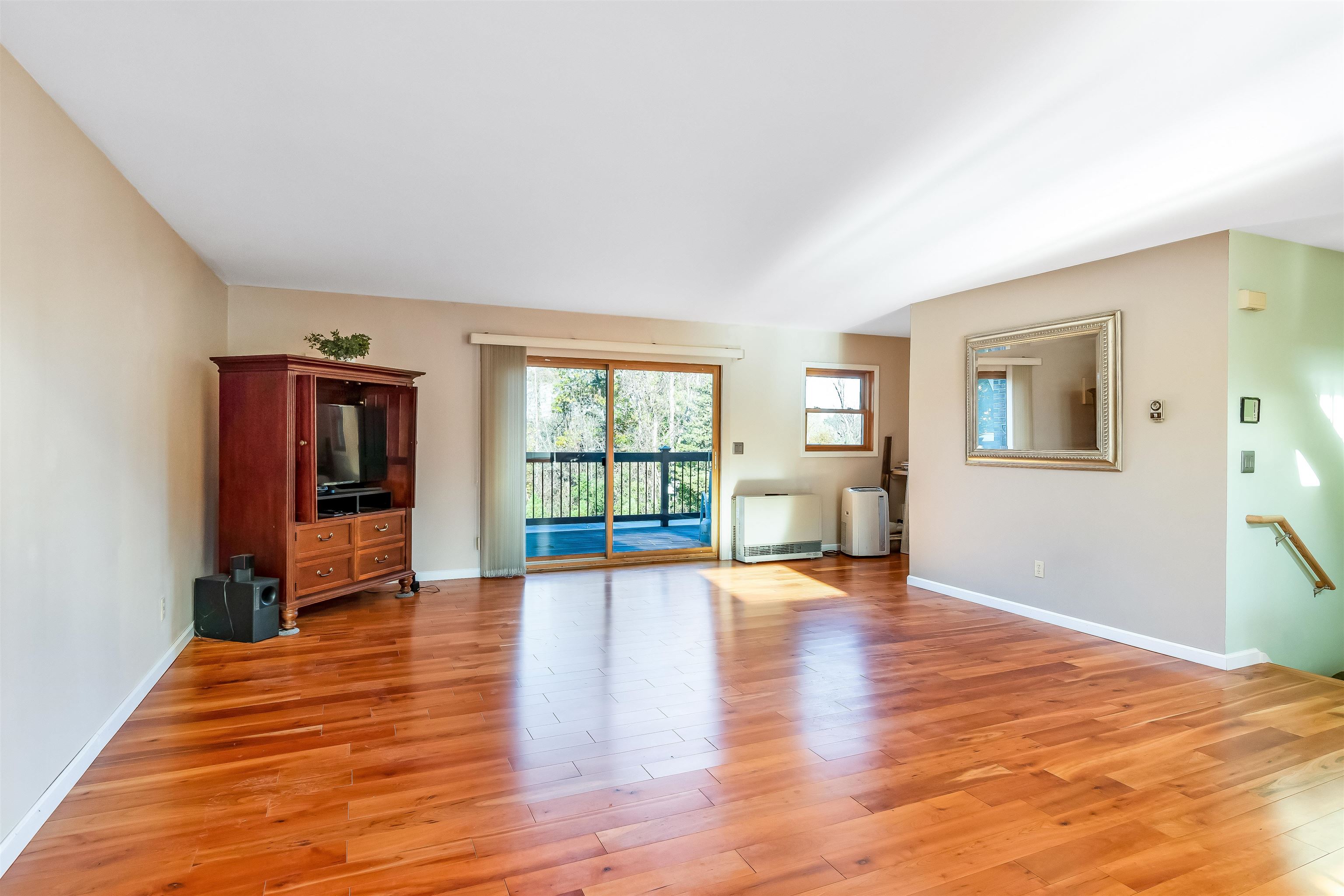 84 Bay Road Shelburne, VT 05482 - Photo 4 of 40 Gallery Image 4