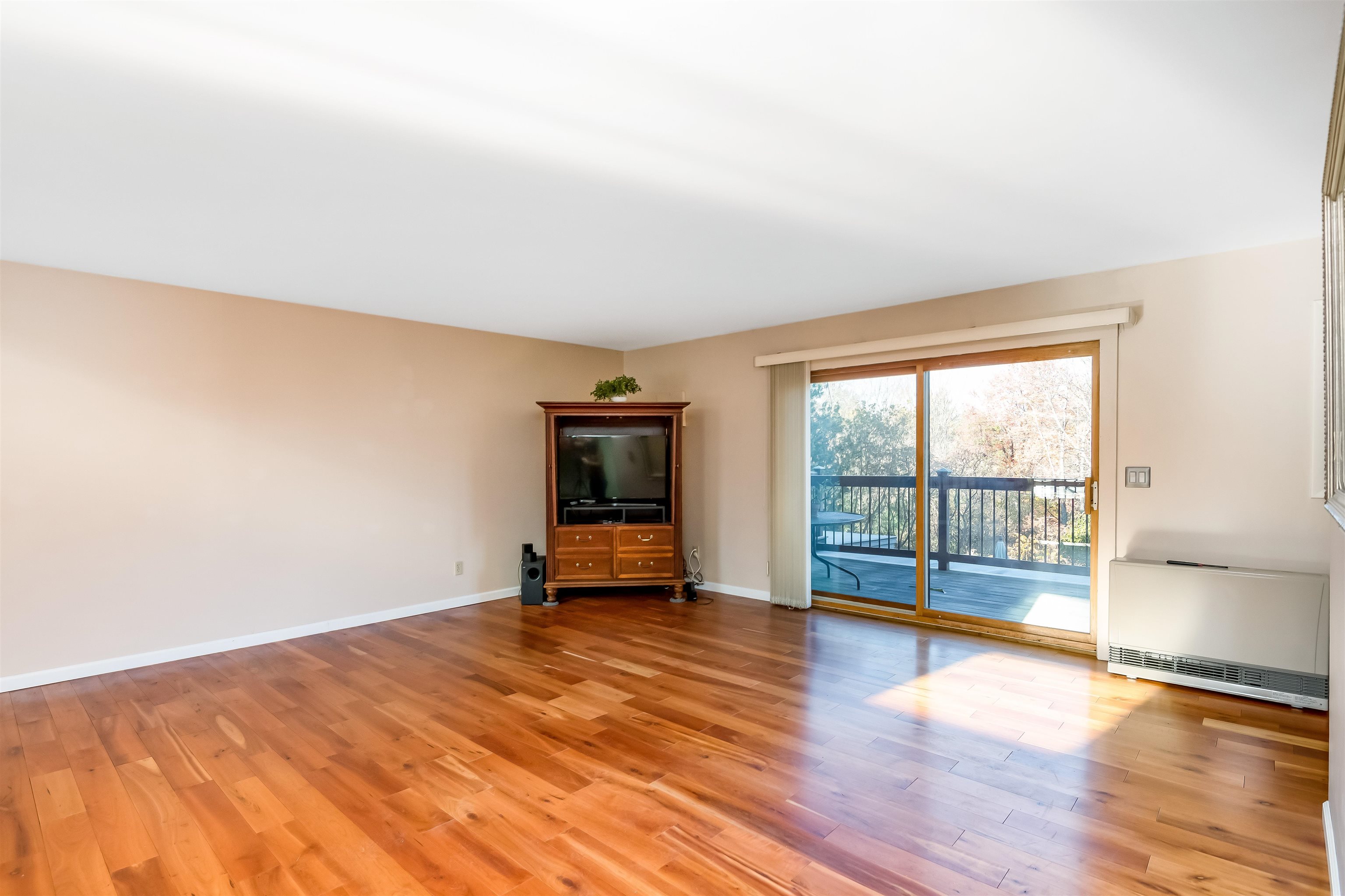 84 Bay Road Shelburne, VT 05482 - Photo 7 of 40 Gallery Image 7