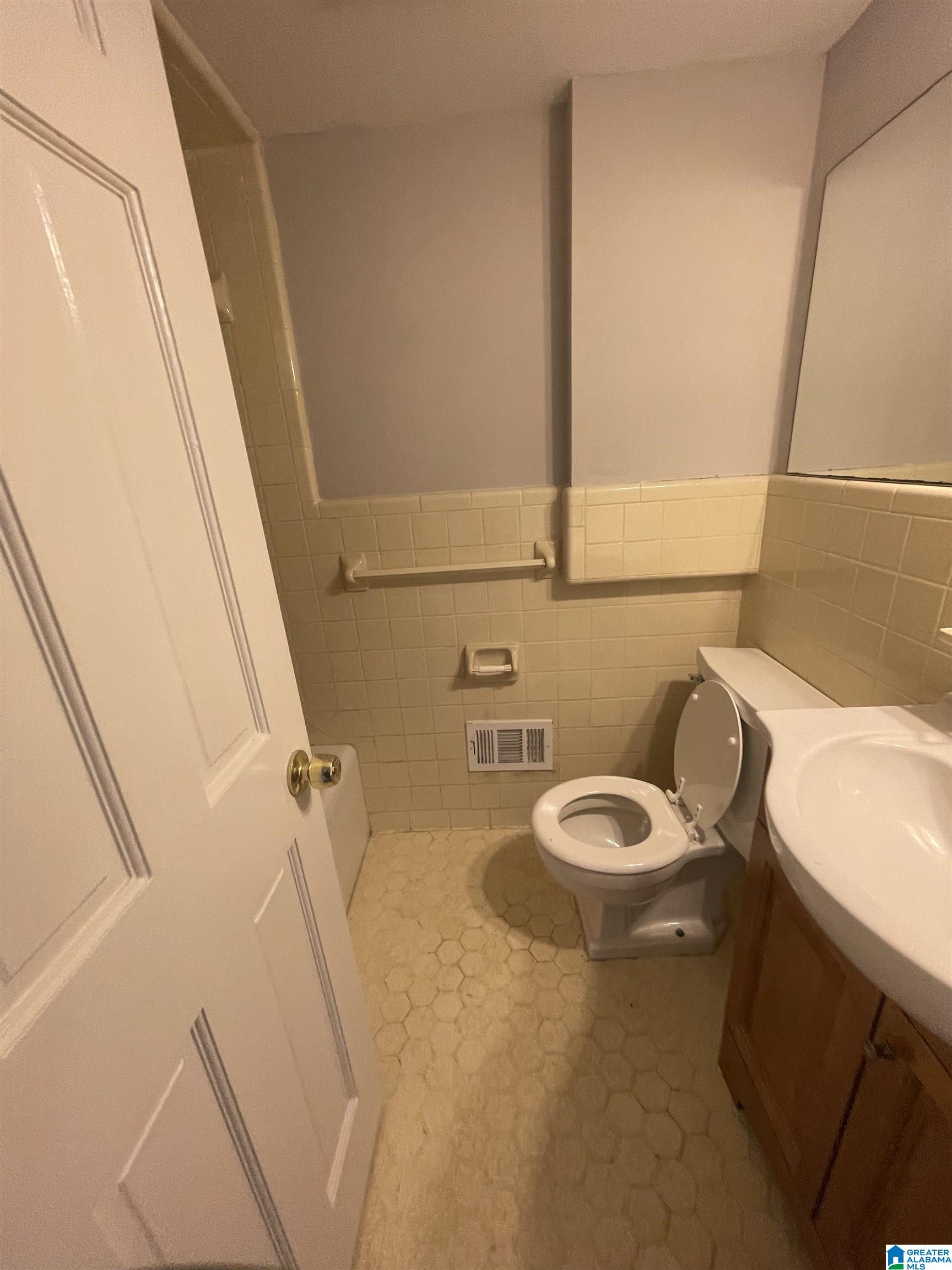 2461 Rocky Ridge Road Birmingham, AL 35243 - Photo 15 of 24