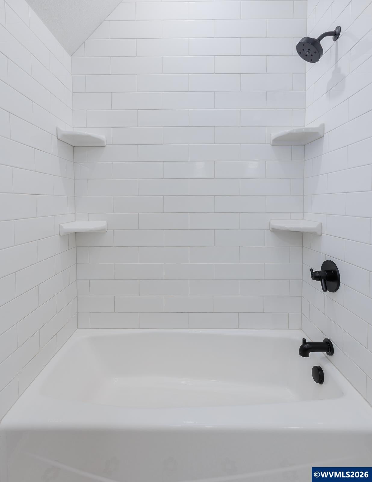 34370 Hawk Hill Road Philomath, OR 97370 - Photo 39 of 50 a bathroom with a shower