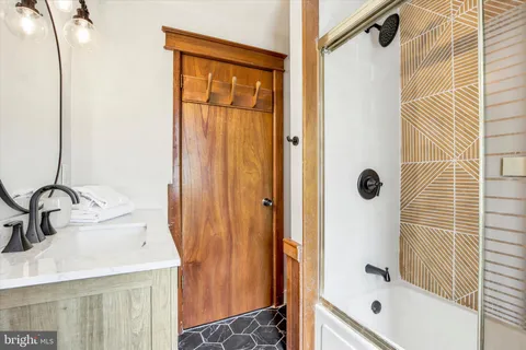 $450,000 | 3131 Bedminster Road, Ottsville, PA 18942