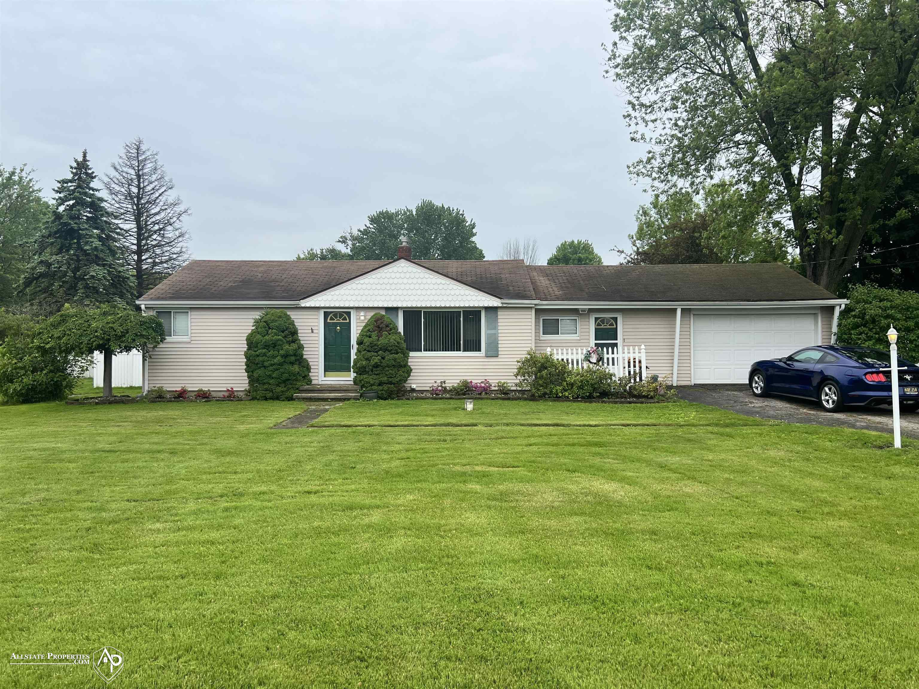 4182 Lapeer Road Burton, MI 48509 - Photo 1 of 19 50177421-a709d0e6-a1f5-464c-a5cd-6353d225e3ec.JPG