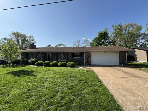 $279,000 | 406 Elm Street, Mascoutah, IL 62258