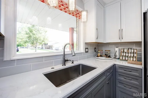 $279,000 | 406 Elm Street, Mascoutah, IL 62258