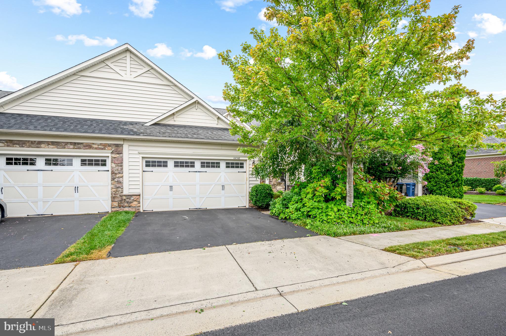 44348 Sunset Maple Drive Ashburn, VA 20147 - Photo 2 of 34